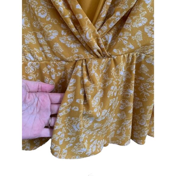 Halogen-Sleeveless-Peplum-Top-Floral-Deep V Neck-Mustard-Yellow-Poly-Women-L - Picture 3 of 5